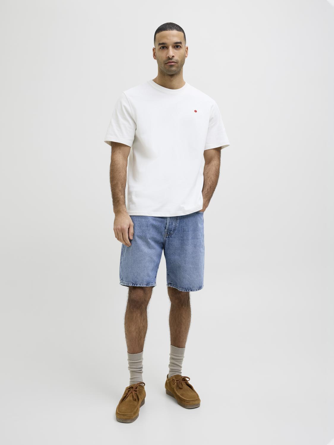 model_shot-front_full